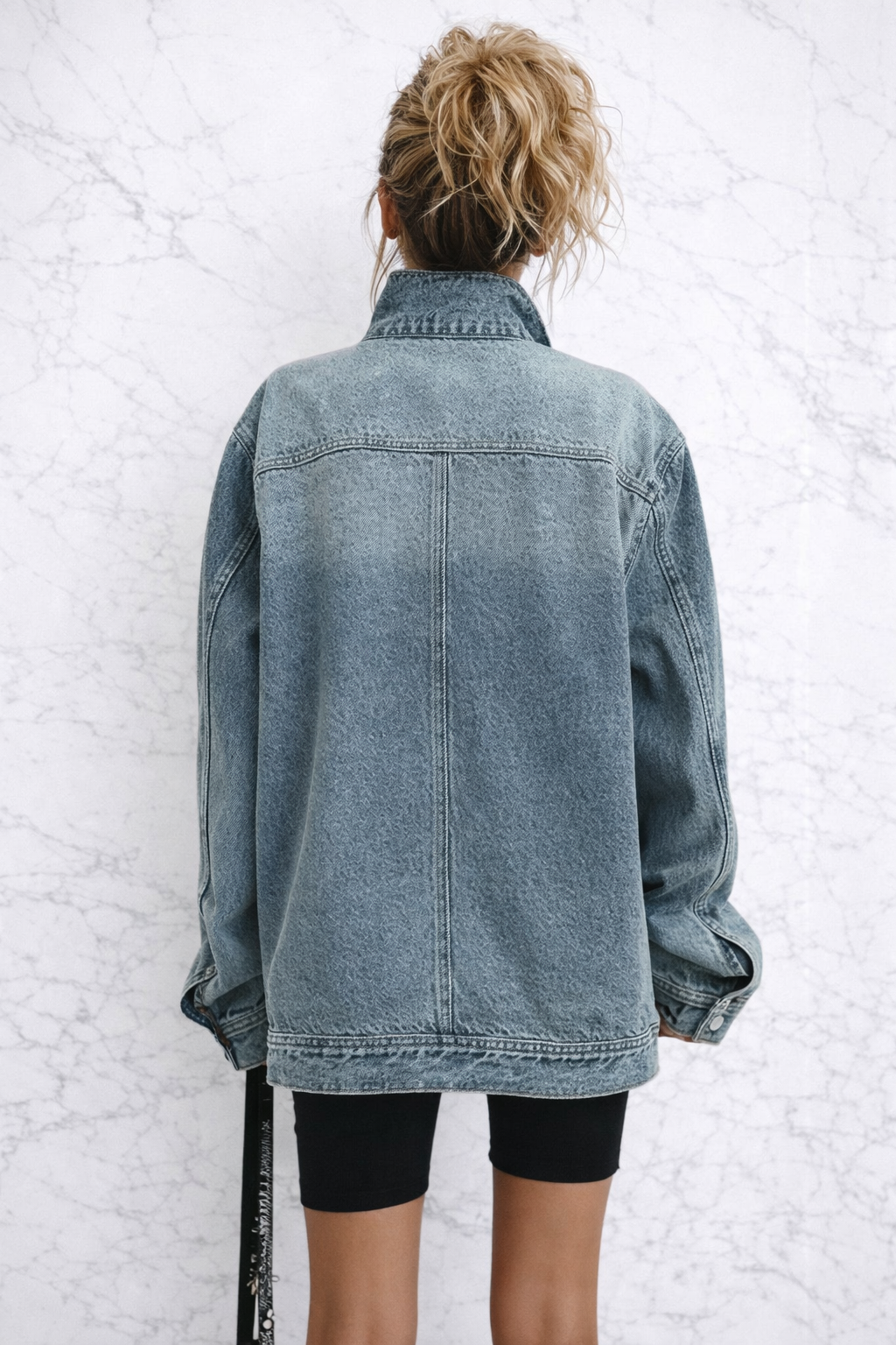 Cleo | Chaqueta Asimétrica Urbana con Botones